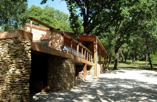 Wooden house with private pool and Wifi, pets allowed