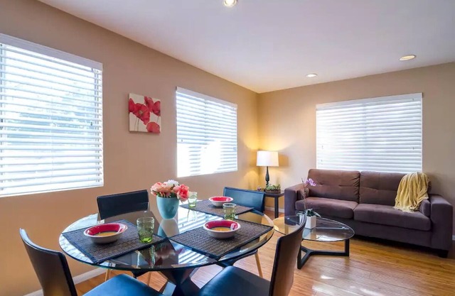 Woodland Hill/Warner Ctr. Retreat InQuiet area with no apartments close by.n