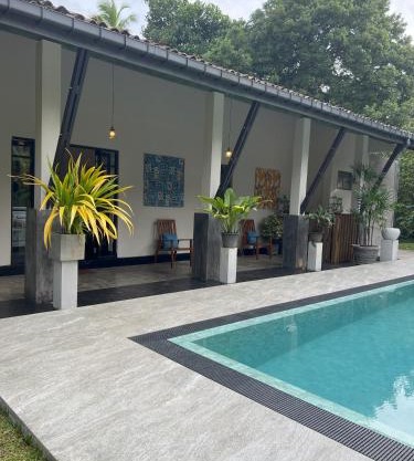 Woodlands Family Villa