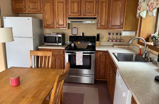 Woodview Retreat*Pool*Chalet House+Duplex-Sleep 18