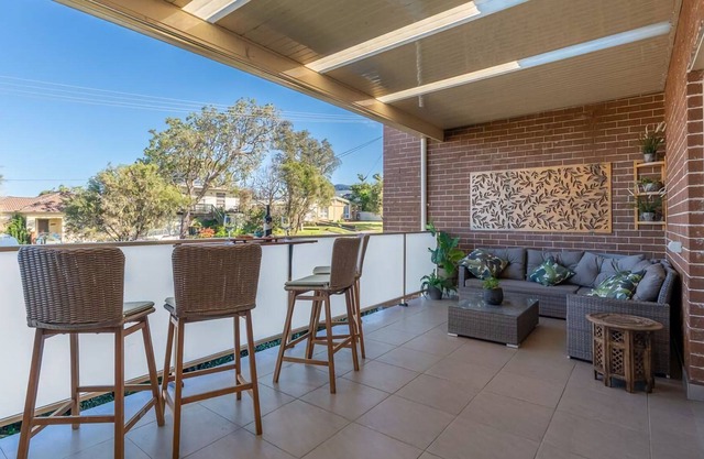 Woonona Waves - beachside living