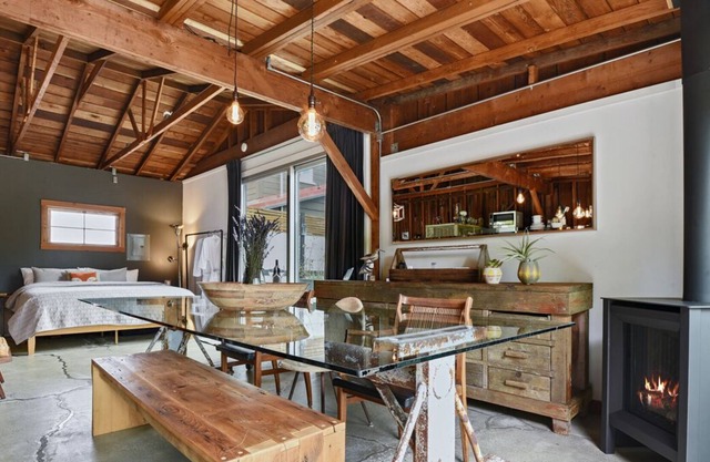 World Traveler's Seaside Grotto, Luxury in Cambria