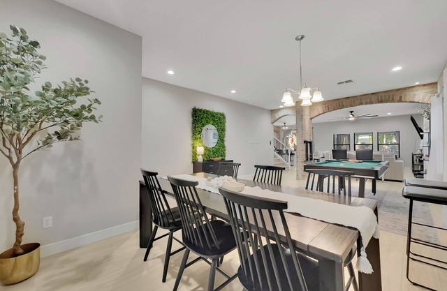 WOW! Queen Creek Heated Pool Home Sleeps 10. 3 King Rooms.