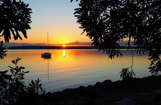 Wrights Oasis: Sunset water views, games room, 3 bedrooms, 3 bathrooms