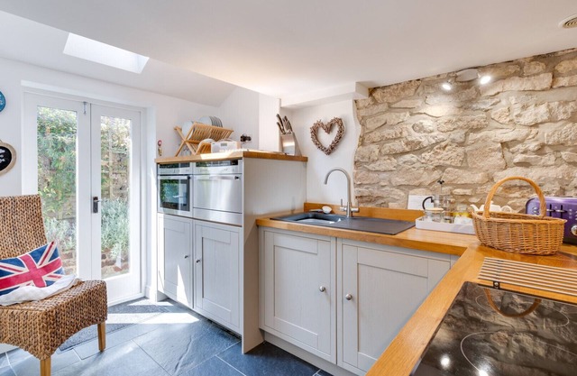 Wutley - Two Bedroom House, Sleeps 3