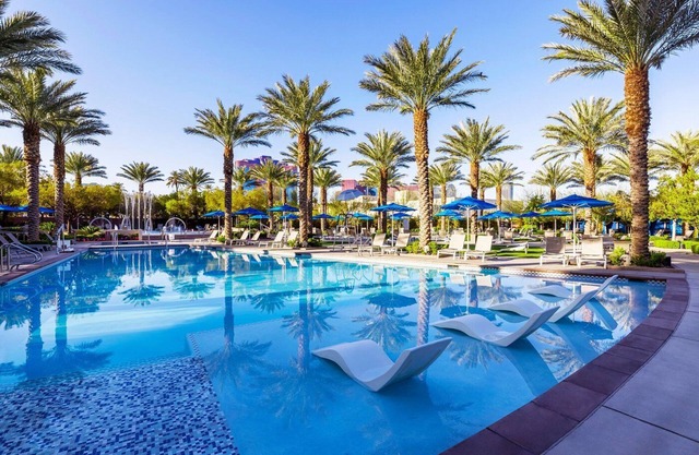 Wyndham Desert Blue: 2-bedroom Suite at a luxurious resort close to the Strip!