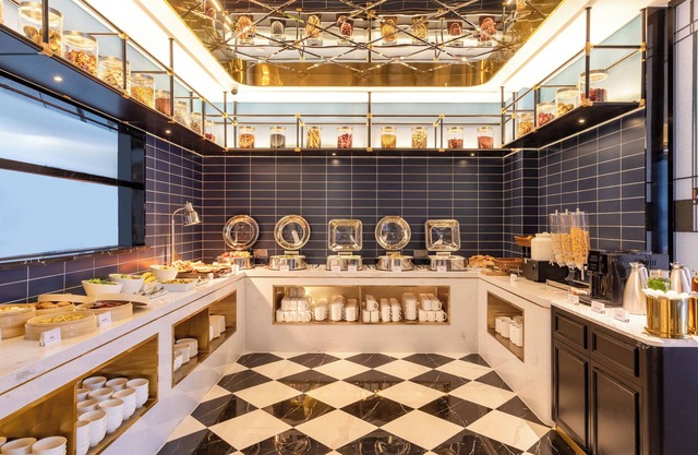 XANA Deluxe International Hotel Dongshankou Metro Station Branch
