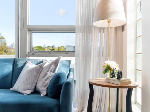 XQ Collection La Casa De Frida - Modern Studio with Balcony