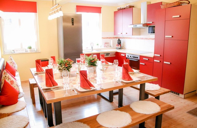 XXL vacation apartment "Blumenwiese", 140sqm, garden, 5 bedrooms, max. 14 persons