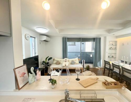 Y-city house