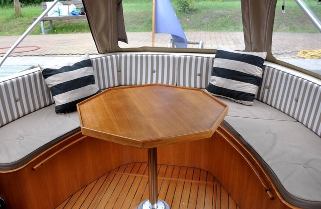 Yacht Antaris Cruiser MK 825 for 2 + 1 people.
