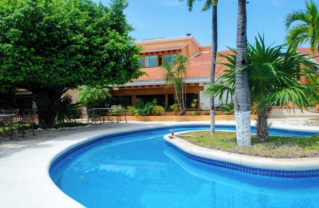 Yacht House in Hotel Zone Cancun, Mex