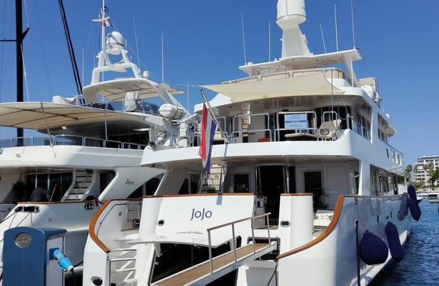 Yacht JoJo