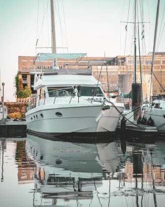 Yacht La Rochelle, 5 pers, 2 sdb
