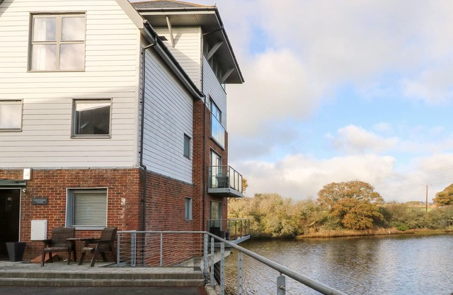 YACHTSMAN'S TOWER, family friendly in East Cowes, Isle Of Wight
