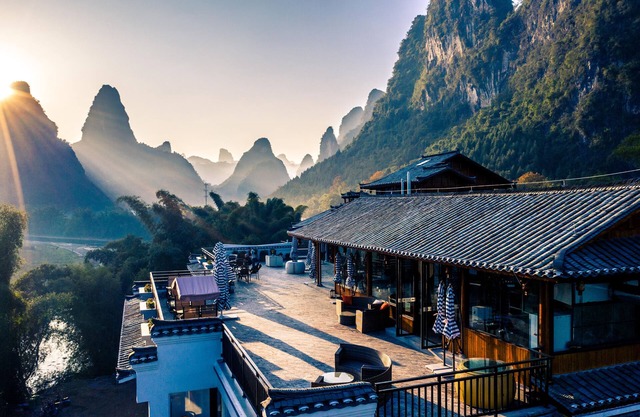 Yangshuo Mountain River Ballad Hotel