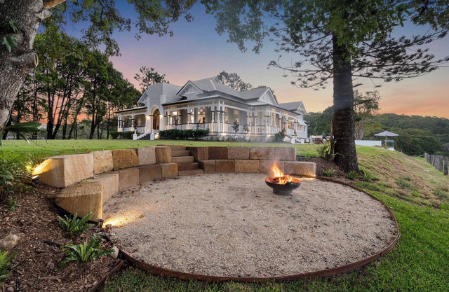 Yarrum Downs House - Luxury Farmstay - 5 min to beach