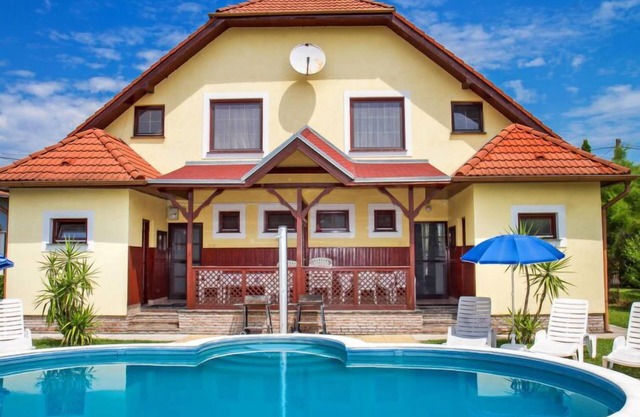 Yellow 1 by Interhome