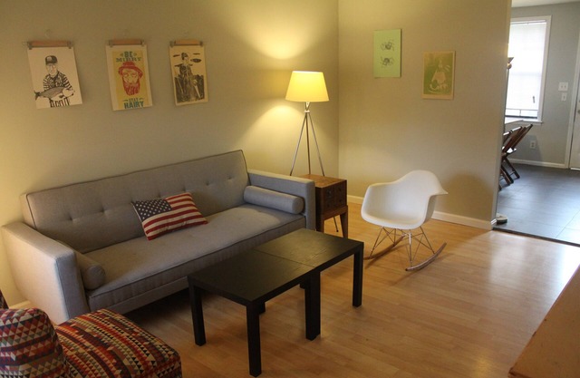 Yellow Door Inn (3 Br House) in Hip East Nashville Urban Neighborhood