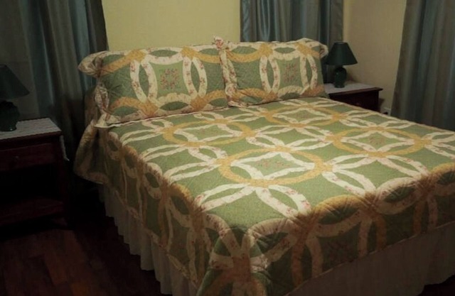 Yellow Elder Cottage, 1 Bedroom