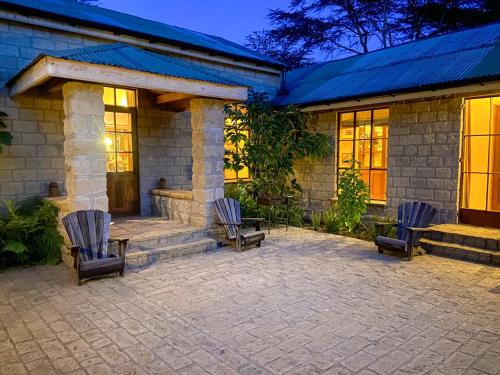 Yellow House 3-bedroom Villa In Wildlife