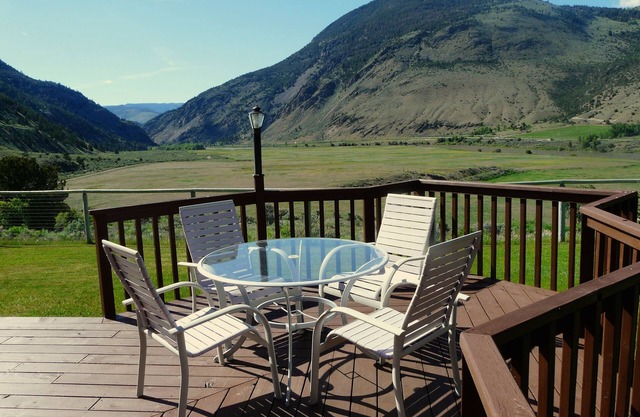 Yellowstone Vacation Home close to Yellowstone! A/C! Hot Springs nearby!