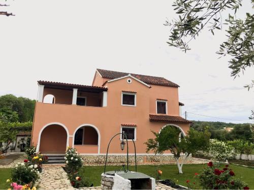Yiouli Holiday Home