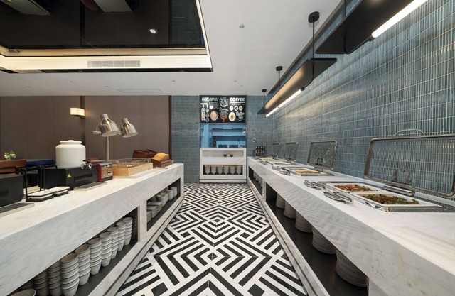 Yizhi Hotel - Shamian Pearl River Night Cruise Huangsha Metro Station-free laundry free gym room included Breakfast free coffee all day