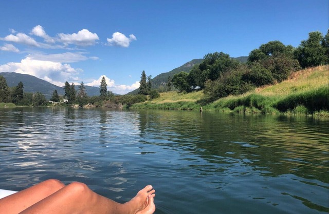 Yogi's Yurt - Miska Haven - Serenity on the Shuswap River in North Okanagan