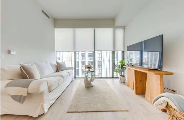 Yorkville Luxury Unit
