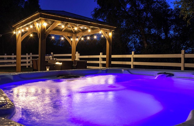 Yosemite & Bass Lake Sunset Villa w/View with Hot tub, Pool table, BBQ, Golfn