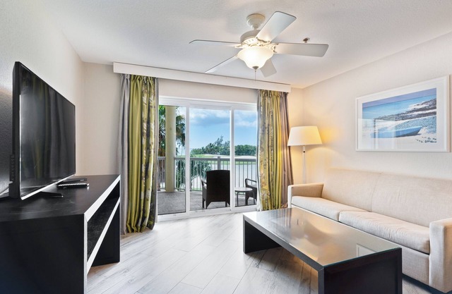 You Found it! 2 Scenic and Peaceful Rooms w/Living Area, Outdoor Pool