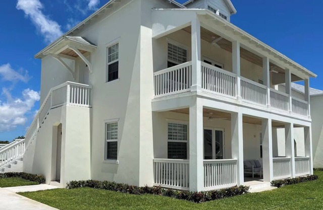 Your Bahamian Escape Awaits: Discover Paradise in Our Perfect Island Retreat