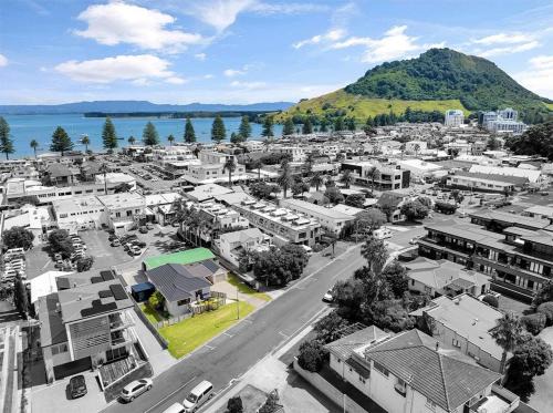 Your Downtown Mount Maunganui Escape Awaits!