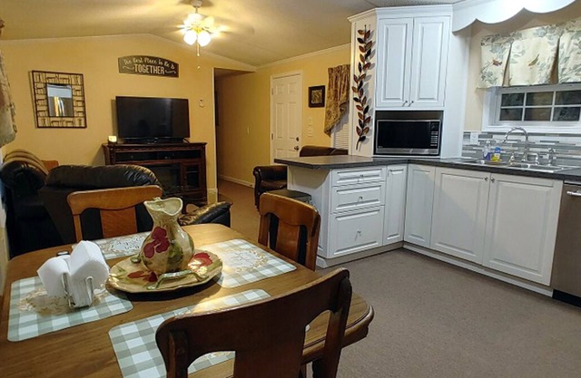Your Home Away From Home on Frogmore Pond