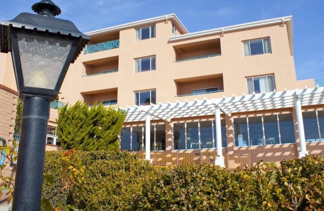 Your Home Away From Home! 2 Relaxing Units with Kitchen, Pool, Free Parking