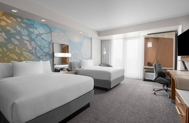 Your Home Away From Home! 3 Great Units, On-Site Restaurant, Outdoor Pool