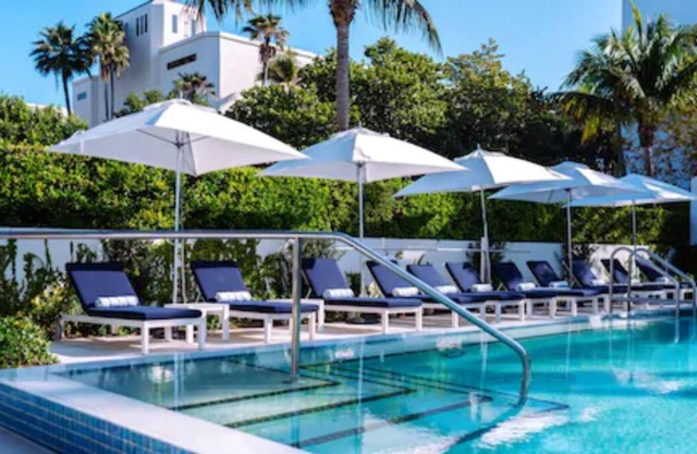 Your Home Away From Home! 3 Modern Rooms | Private Beach Access + Free Parking