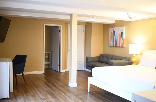 Your Home in La Jolla's Coastal Paradise! Studio w/Patio w/Partial Ocean Views