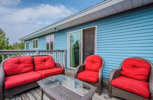 Your Lakeside Retreat in Howdenvale