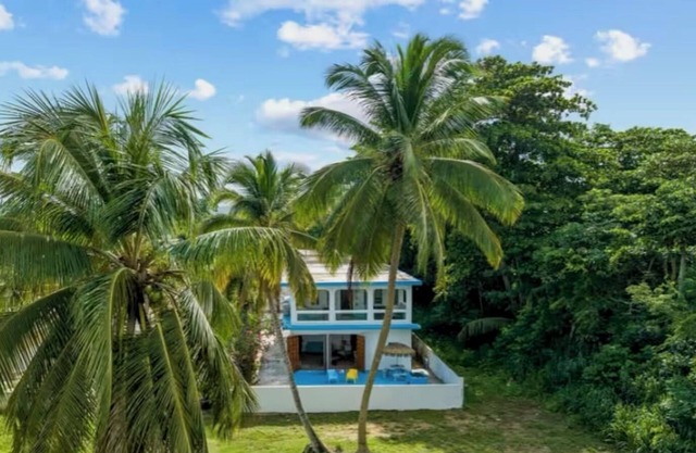 YOUR OWN BEACH. Private oceanfront paradise villa