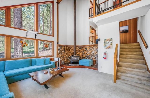 Your Peaceful Getaway - Lake Tahoe Luxury Chalet w/Gym & Theater