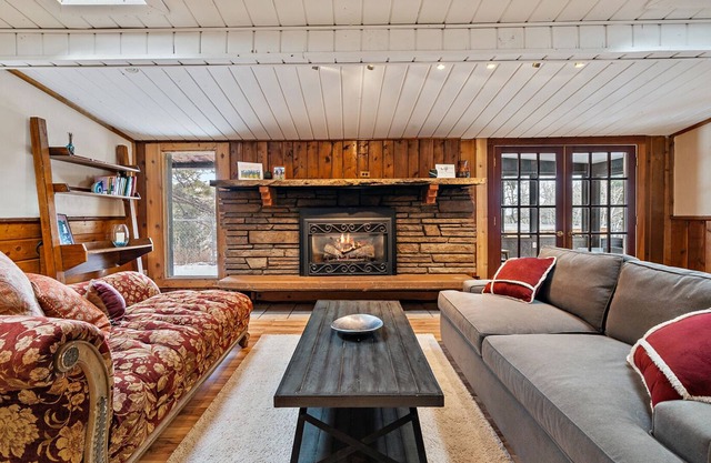 Your peaceful mountain home with private hot tub