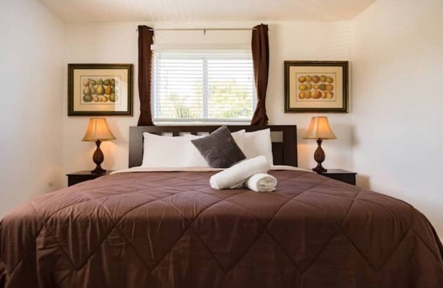 Your perfect getaway awaits! Near Downtown! - C3