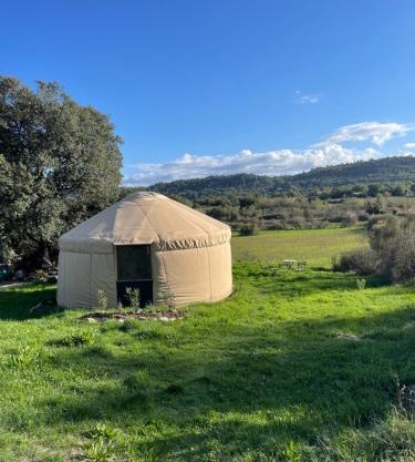 Yourte à la ferme des Bréguières