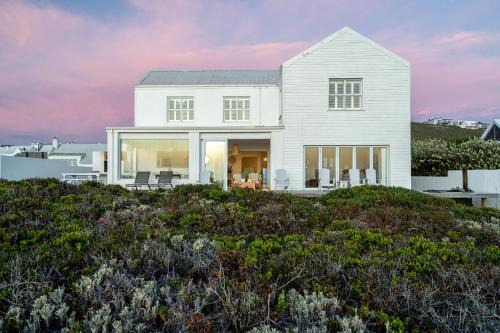 Yzer Beach House