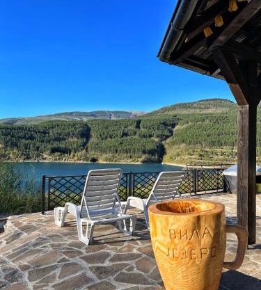 Zavojsko jezero - Vila Jezero