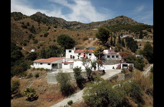 Zaza (Bibi+), oasis of silence, mountain and sea