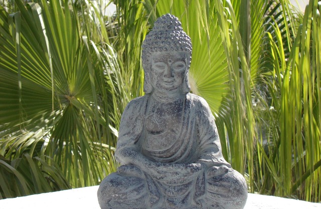 ZEN Penthouse: 3 pools - walk to beach- Sea Views- Tropical garden- Up to 8 pax
