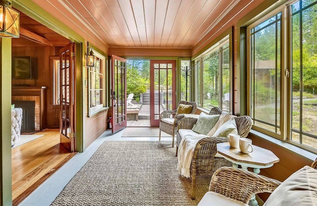 Zen Retreat ~ Amazing Location with Wildlife, Orchard yet Close to Town